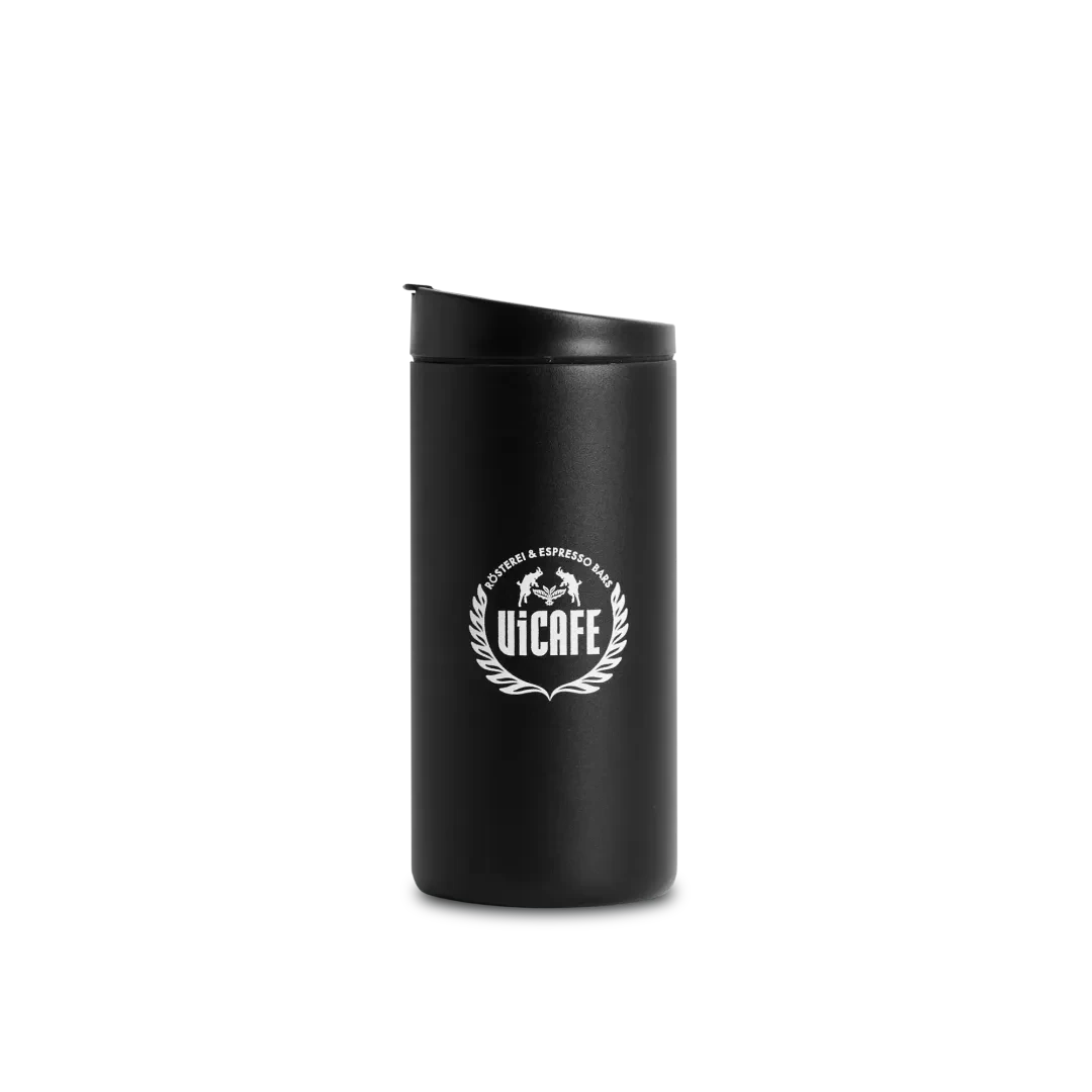 MiiR Flip Lid Traveller in Schwarz mit ViCAFE Logo fuer Kaffee To Go