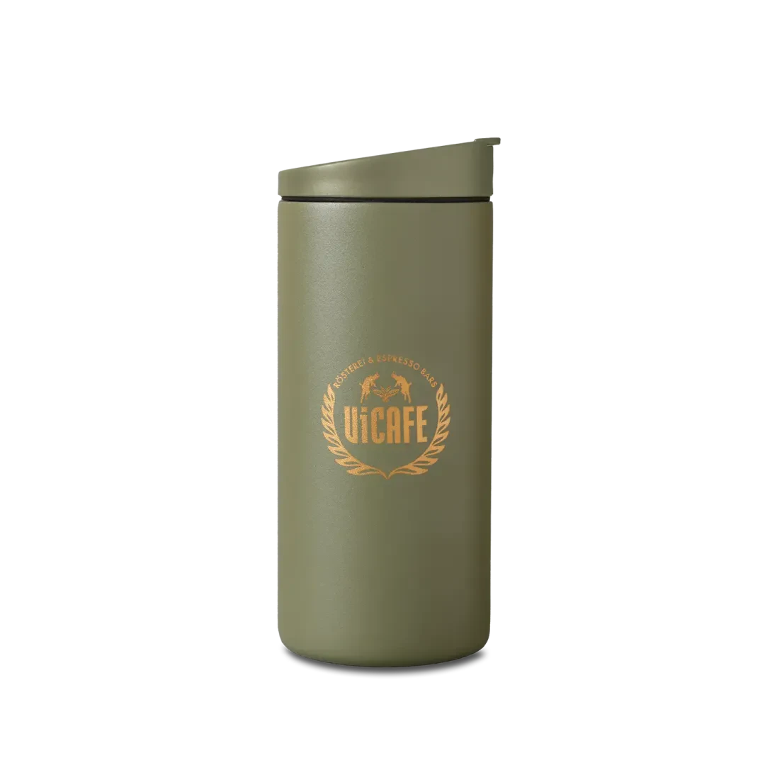 MiiR Flip Lid Traveller in Olive Green mit ViCAFE Logo fuer Kaffee To Go