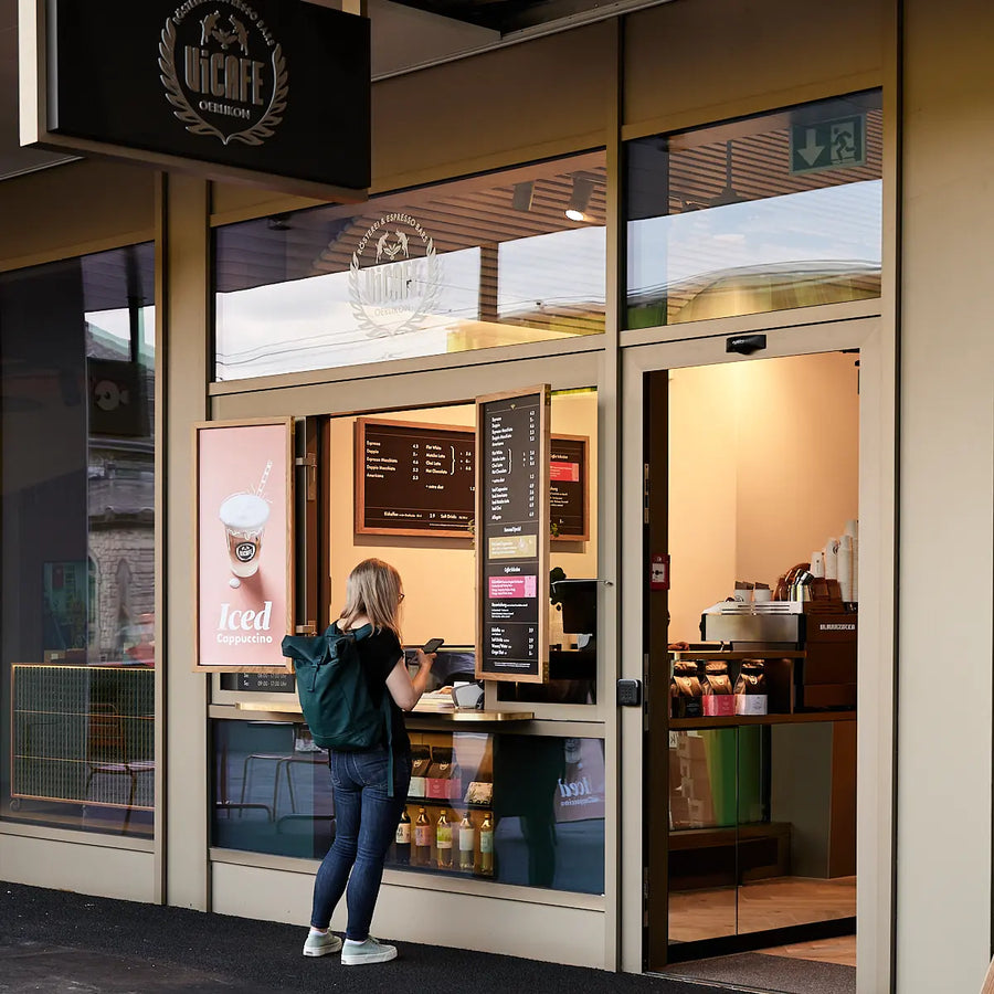 ViCAFE Oerlikon Spezialitäten-Kaffeerösterei & Espresso Bars in Zürich – frischer Coffee to go direkt beim Bahnhof Oerlikon.