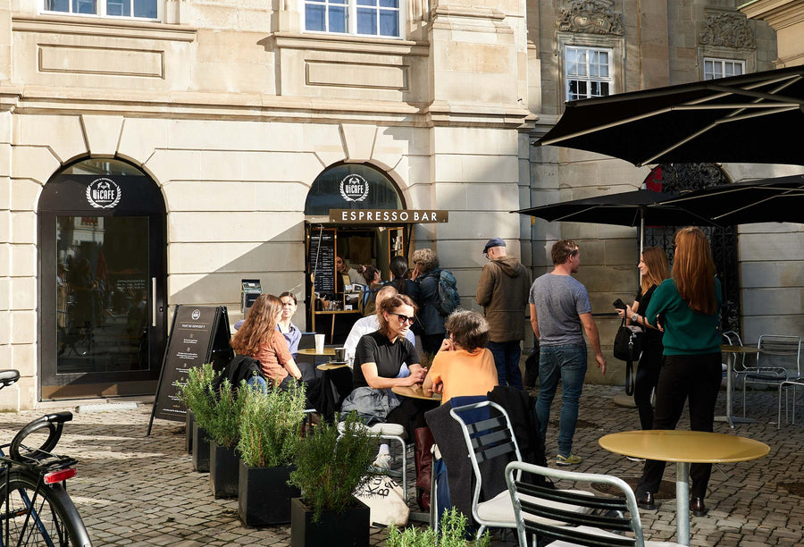 ViCAFE Münsterhof Spezialitäten-Kaffeerösterei & Espresso Bars in Zürich – gemütliche Kaffeebar mit Terrasse im Herzen der Altstadt