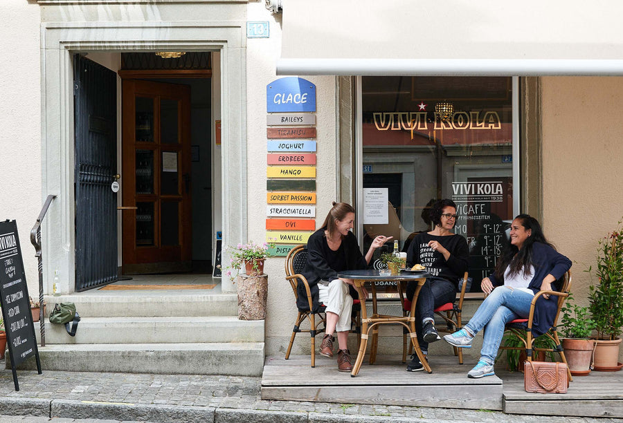 ViCAFE Eglisau Spezialitäten-Kaffeerösterei & Espresso Bars – gemütliche Kaffeebar am Rhein mit Terrasse für Specialty Coffee