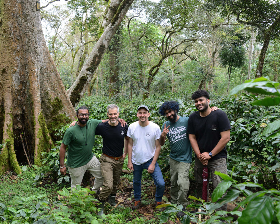 ViCAFE Ursprungsexpedition mit Gründer Christian Forrer und COO Pascal Herzog auf einer Kaffeefarm – direkte Zusammenarbeit für nachhaltigen Spezialitätenkaffee.